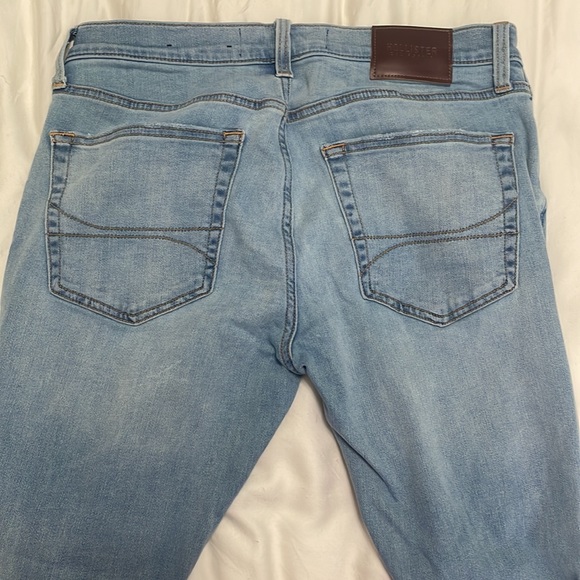 3/$40 Hollister skinny jeans tall - Picture 4 of 4